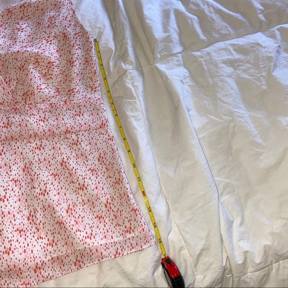 Ann Taylor sleeveless blouse size 10 - Picture 4 of 4